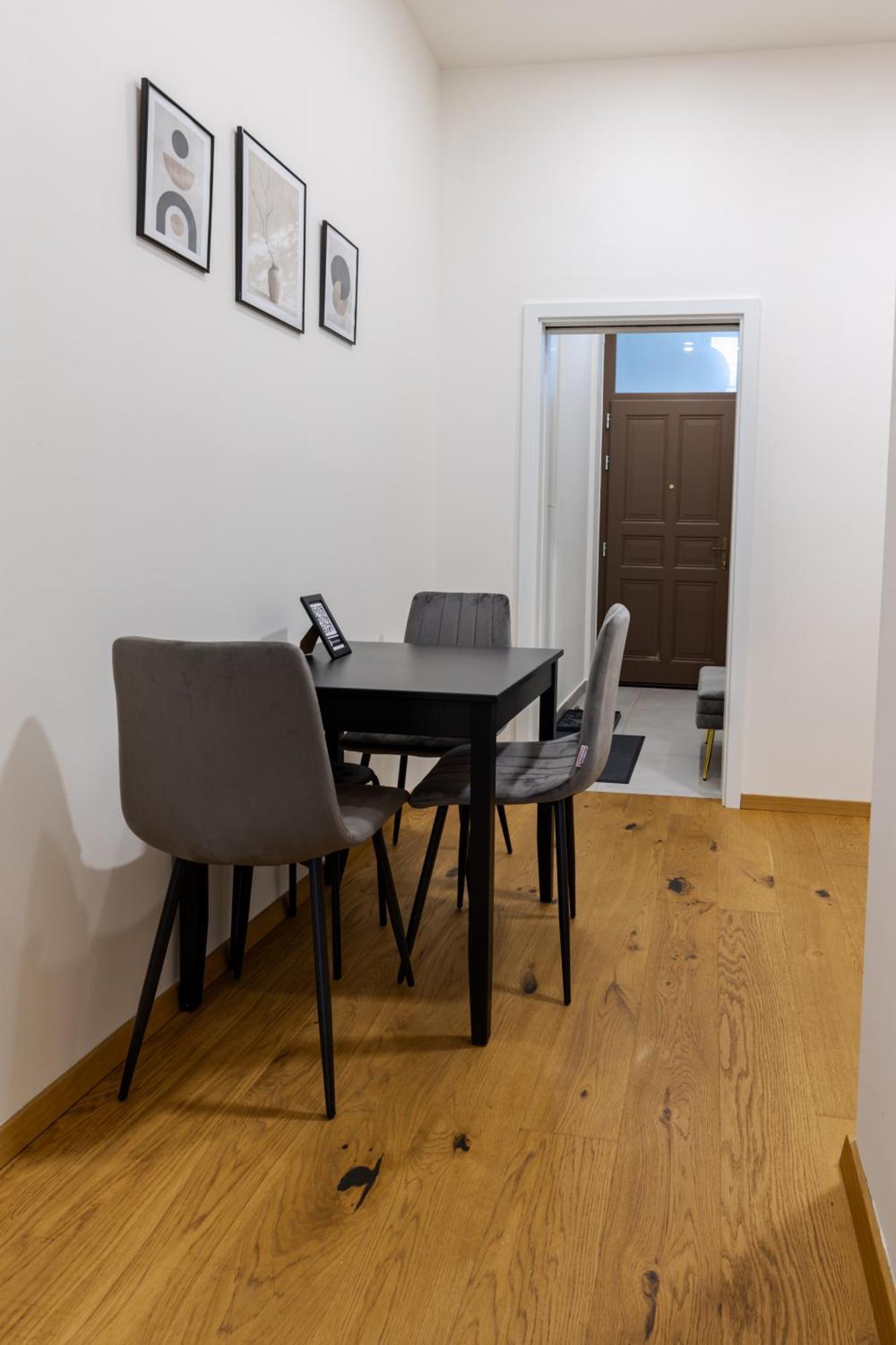 Appartement Dale Smichov Riverside - Metro Andel *
